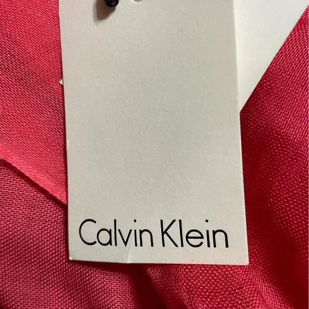 Calvin Klein scarf Women’s‎ Infinity Loop Coral Lightweight Gold Emblem NWT